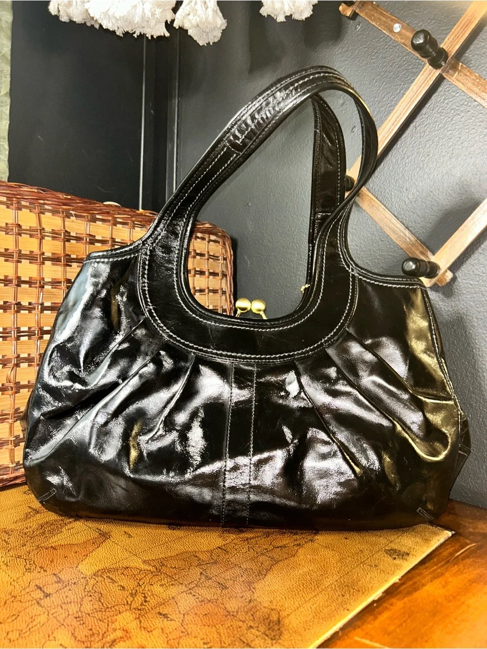 Coach 2008 Ergo Patent Leather Pleated Kisslock Satchel - Black - - Picture 13 of 16